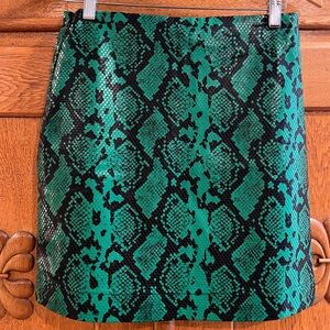 Tara Jarmon “Jude” Mini Skirt – EU 34 — Green Snakeskin